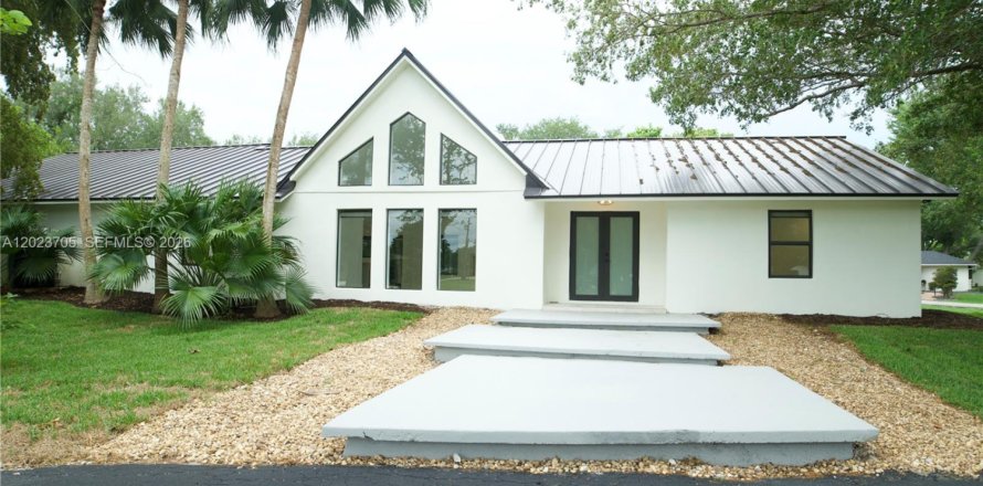 House in Southwest Ranches, Florida 4 bedrooms, 220.64 sq.m. № 2184104