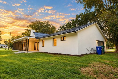 House in Southwest Ranches, Florida 4 bedrooms, 220.64 sq.m. № 2184104 - photo 29