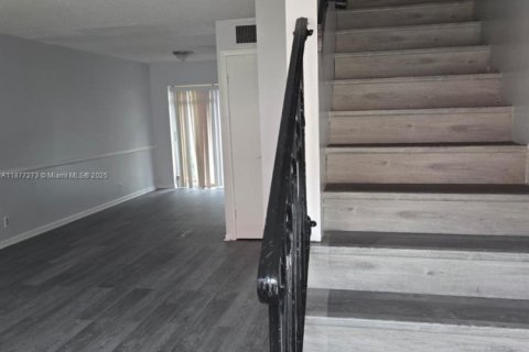 Touwnhouse à louer à Lauderhill, Floride: 2 chambres, 87.33 m2 № 1896075 - photo 3