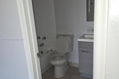 Touwnhouse à louer à Lauderhill, Floride: 2 chambres, 87.33 m2 № 1896075 - photo 11