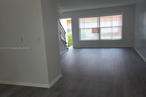 Touwnhouse à louer à Lauderhill, Floride: 2 chambres, 87.33 m2 № 1896075 - photo 2