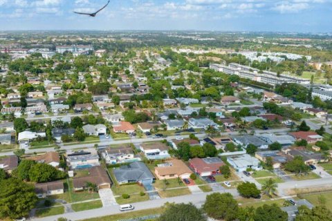 Touwnhouse à louer à Lauderhill, Floride: 2 chambres, 87.33 m2 № 1896075 - photo 18
