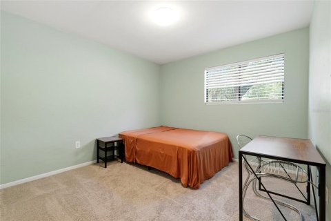 Condo in Gainesville, Florida, 3 bedrooms № 2211386 - photo 27