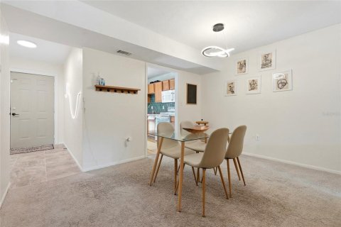 Condo in Gainesville, Florida, 3 bedrooms № 2211386 - photo 12