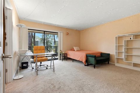 Condo in Gainesville, Florida, 3 bedrooms № 2211386 - photo 19
