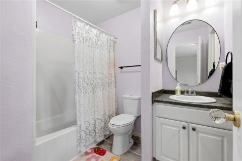 Condo in Gainesville, Florida, 3 bedrooms № 2211386 - photo 22