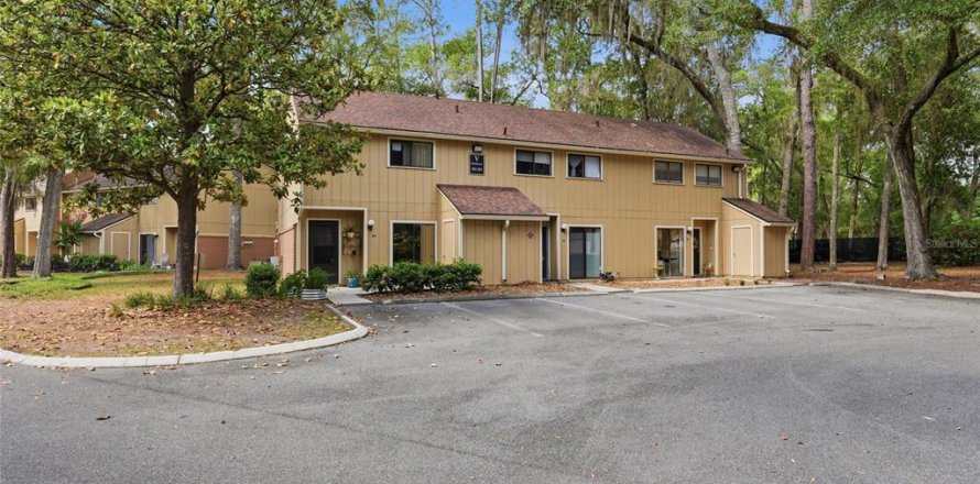 Condo in Gainesville, Florida, 3 bedrooms № 2211386