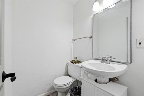 Condo in Gainesville, Florida, 3 bedrooms № 2211386 - photo 30