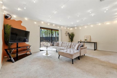 Condo in Gainesville, Florida, 3 bedrooms № 2211386 - photo 15