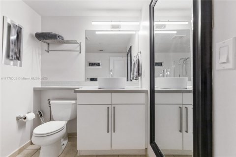 Купить кондоминиум в Майами, Флорида 2 спальни, 106.19м2, № 1617736 - фото 16