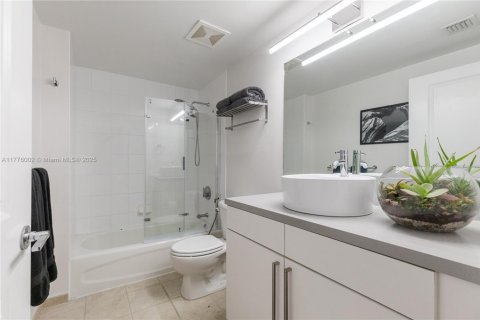 Купить кондоминиум в Майами, Флорида 2 спальни, 106.19м2, № 1617736 - фото 21