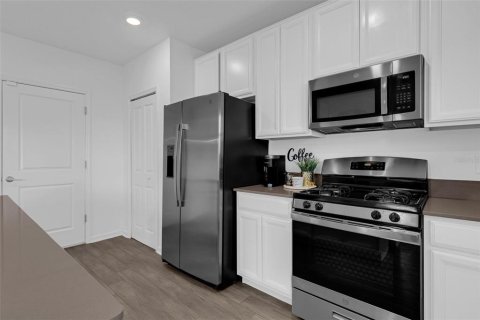 Casa en venta en Leesburg, Florida, 4 dormitorios, 244.8 m2 № 1909864 - foto 15