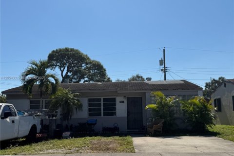 Casa en Miami Gardens, Florida 3 dormitorios, 69.68 m2 № 2244860