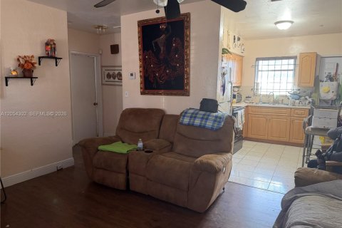 Casa en venta en Miami Gardens, Florida, 3 dormitorios, 69.68 m2 № 2244860 - foto 6