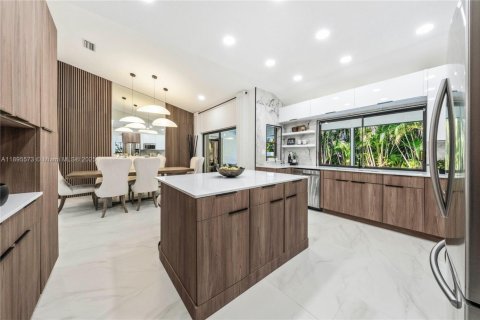 Villa ou maison à vendre à Coral Springs, Floride: 4 chambres № 1954025 - photo 1