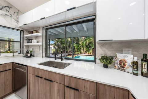 Villa ou maison à vendre à Coral Springs, Floride: 4 chambres № 1954025 - photo 3