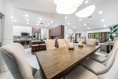 Villa ou maison à vendre à Coral Springs, Floride: 4 chambres № 1954025 - photo 10