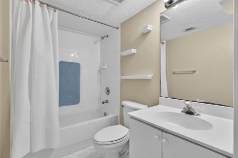 Copropriété à vendre à West Palm Beach, Floride: 2 chambres, 82.03 m2 № 2153710 - photo 27