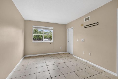 Copropriété à vendre à West Palm Beach, Floride: 2 chambres, 82.03 m2 № 2153710 - photo 18