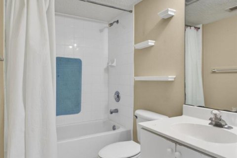 Copropriété à vendre à West Palm Beach, Floride: 2 chambres, 82.03 m2 № 2153710 - photo 28