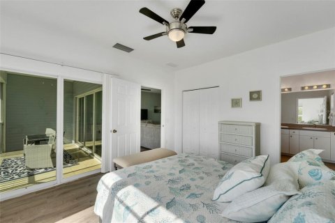 Townhouse in Rotonda, Florida 2 bedrooms, 106 sq.m. № 1427067 - photo 16