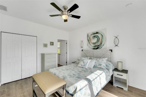 Townhouse in Rotonda, Florida 2 bedrooms, 106 sq.m. № 1427067 - photo 15
