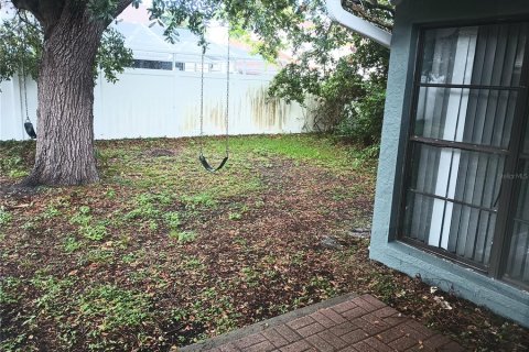 House in Tampa, Florida 3 bedrooms, 141.03 sq.m. № 1785994 - photo 9