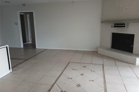 House in Tampa, Florida 3 bedrooms, 141.03 sq.m. № 1785994 - photo 4
