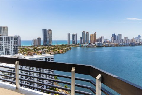 Condo à Aventura, Floride, 2 chambres  № 2016248