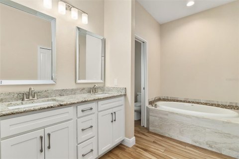 Villa ou maison à vendre à North Port, Floride: 3 chambres, 162.11 m2 № 1808896 - photo 16