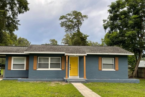 House in Ocala, Florida 2 bedrooms, 115.57 sq.m. № 1906394 - photo 1