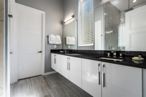 Casa en venta en Davenport, Florida, 12 dormitorios, 607.77 m2 № 2096388 - foto 13