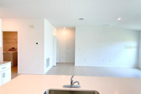 House in Dade City, Florida 4 bedrooms, 169.45 sq.m. № 2277443 - photo 8