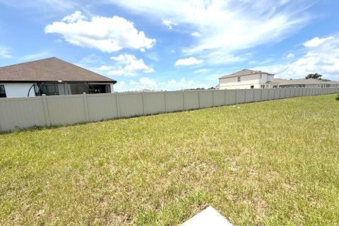 House in Dade City, Florida 4 bedrooms, 169.45 sq.m. № 2277443 - photo 21