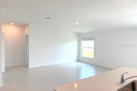 House in Dade City, Florida 4 bedrooms, 169.45 sq.m. № 2277443 - photo 14
