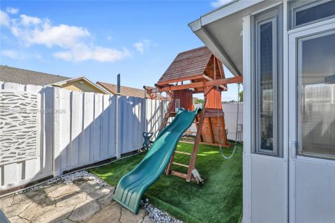 House in Homestead, Florida 4 bedrooms, 147.34 sq.m. № 2006138 - photo 23