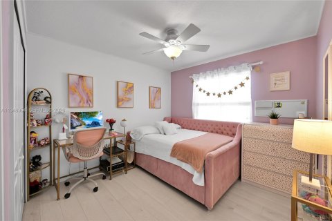 House in Homestead, Florida 4 bedrooms, 147.34 sq.m. № 2006138 - photo 18