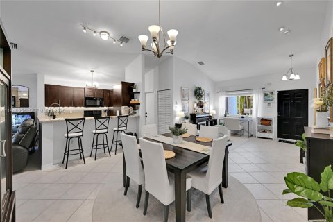 House in Homestead, Florida 4 bedrooms, 147.34 sq.m. № 2006138 - photo 5