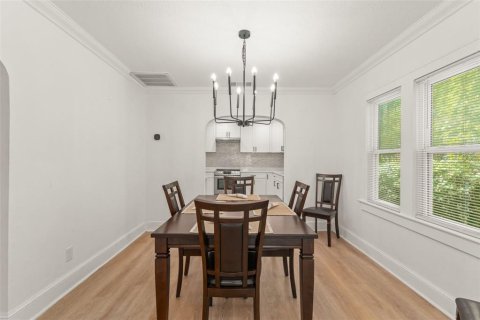 House in Orlando, Florida 3 bedrooms, 122.26 sq.m. № 1734623 - photo 10