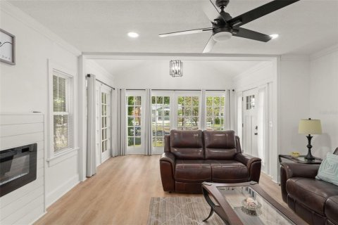 House in Orlando, Florida 3 bedrooms, 122.26 sq.m. № 1734623 - photo 7