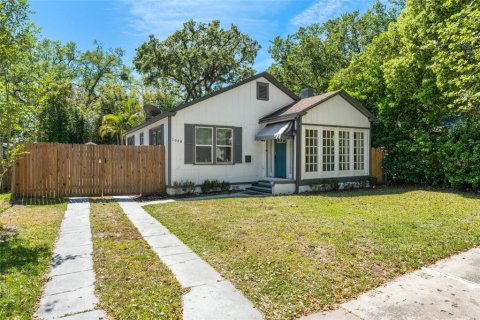 House in Orlando, Florida 3 bedrooms, 122.26 sq.m. № 1734623 - photo 1