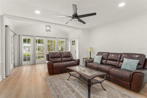House in Orlando, Florida 3 bedrooms, 122.26 sq.m. № 1734623 - photo 6