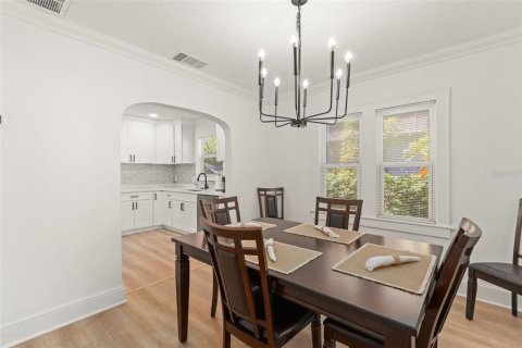 House in Orlando, Florida 3 bedrooms, 122.26 sq.m. № 1734623 - photo 11
