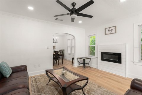 House in Orlando, Florida 3 bedrooms, 122.26 sq.m. № 1734623 - photo 9
