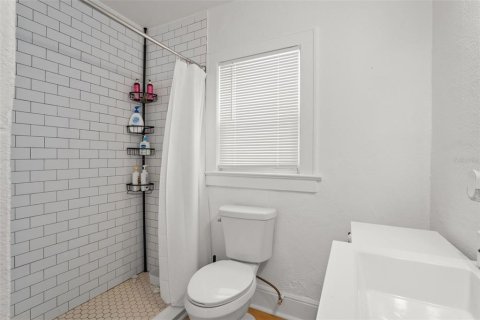 House in Orlando, Florida 3 bedrooms, 122.26 sq.m. № 1734623 - photo 25