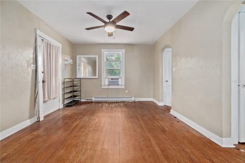 Propiedad comercial en venta en Tampa, Florida, 4 dormitorios, 124.86 m2 № 2221948 - foto 5