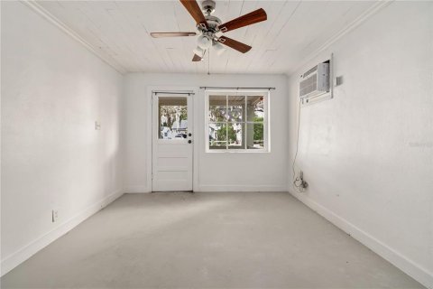 Propiedad comercial en venta en Tampa, Florida, 4 dormitorios, 124.86 m2 № 2221948 - foto 16