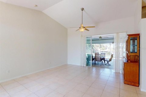 House in Punta Gorda, Florida 3 bedrooms, 198.35 sq.m. № 1733026 - photo 12