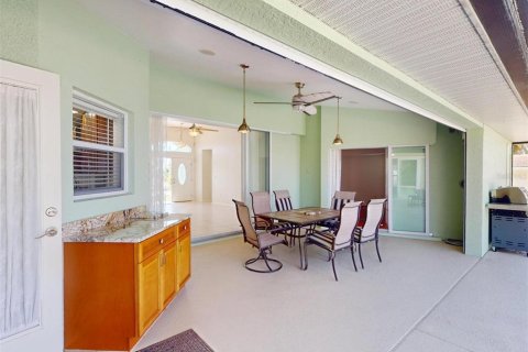 House in Punta Gorda, Florida 3 bedrooms, 198.35 sq.m. № 1733026 - photo 30