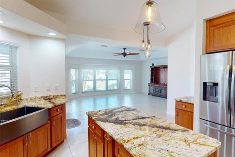 House in Punta Gorda, Florida 3 bedrooms, 198.35 sq.m. № 1733026 - photo 17